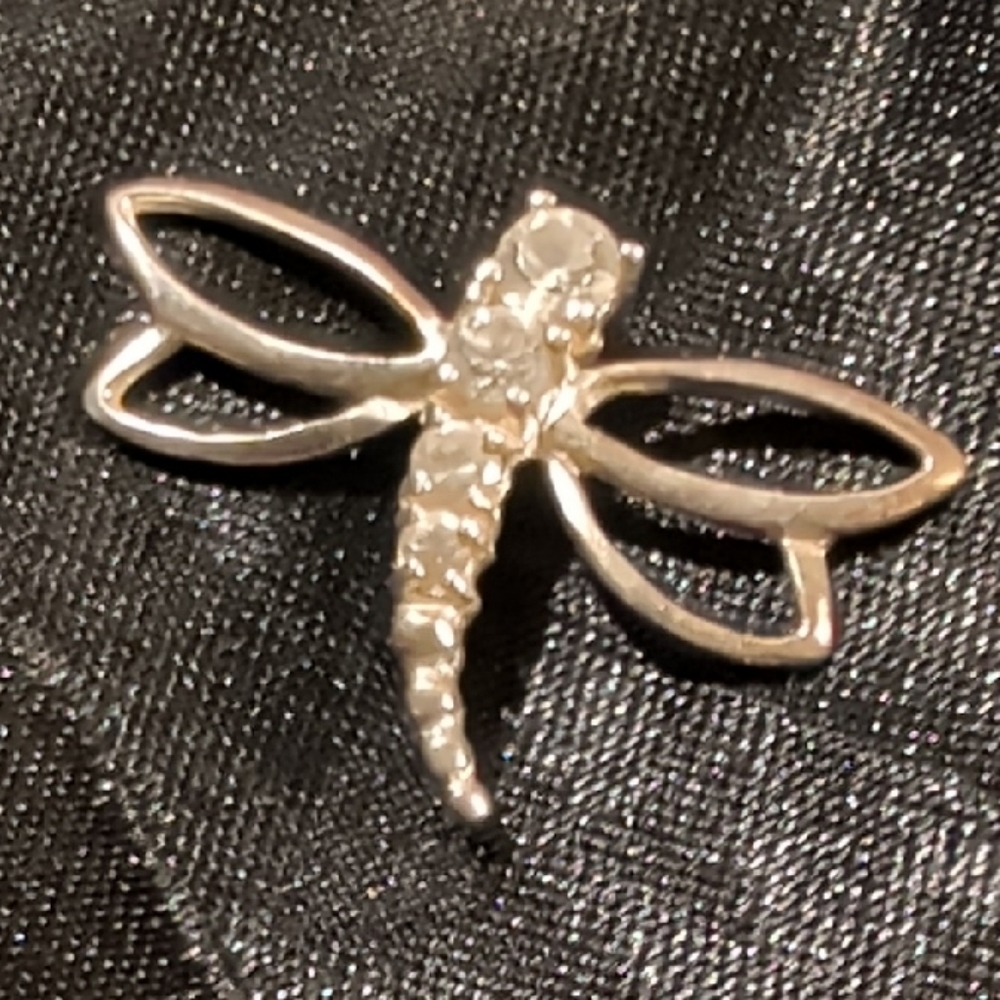 Elegant Silver Dragonfly Brooch